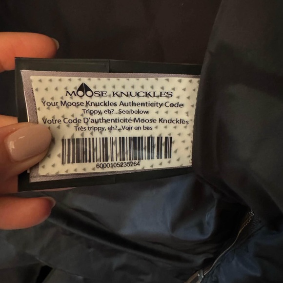 Moose Knuckles Black Puffer Jacket - Picture 8 of 9